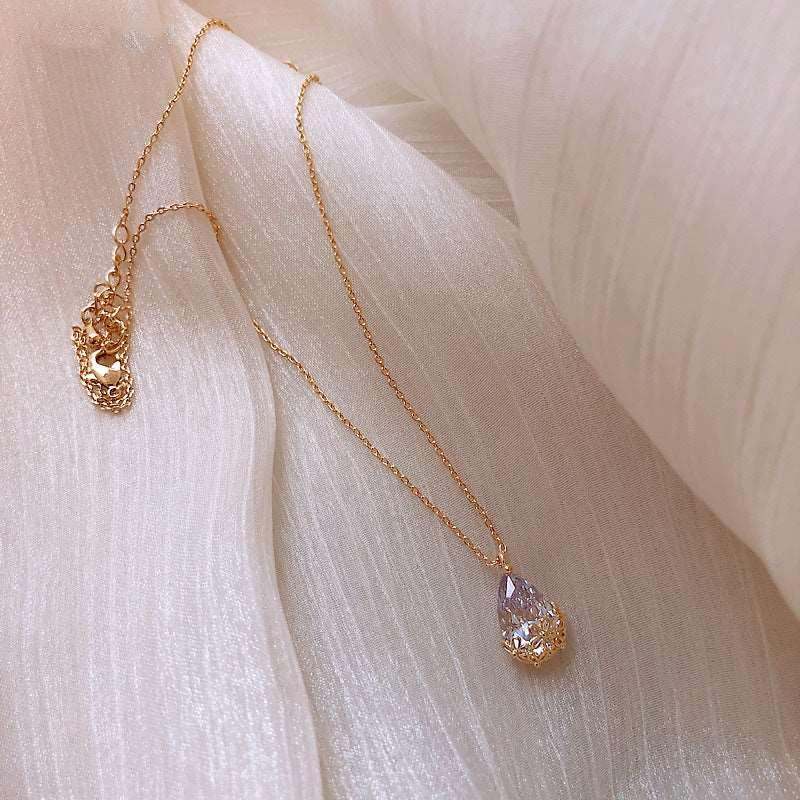 Crystal Water Drop Pendant Necklace for Women - Elegant and Stylish!